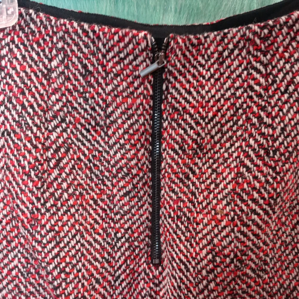Loft Red White and Black Skirt Size 6 - Picture 5 of 8